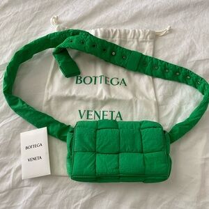 Bottega Veneta Cassette Crossbody Bag Maxi Intrecciato Nylon green